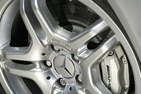 ...18-Zoll-Felgen außen.