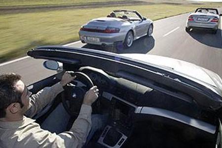 Das BMW M3 und das CLK Cabriolet sind vollwertige Viersitzer. Im Fond des offenen Porsche 911 4S ist allenfalls für Kinder P...