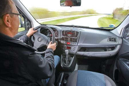 Opel Combo 1.4 Turbo CNG, Cockpit, Lenkrad