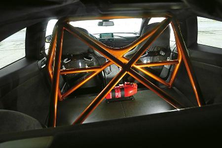 BMW M4 GTS, Sicherheitsgurte