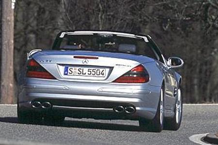 Vier Rohre für ein Halleluja: Der Klang des V8-Kompressor weckt die Lust nach höheren Drehzahlen.