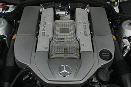 Technik sichtbar: bäriger V8-Kompressor ...