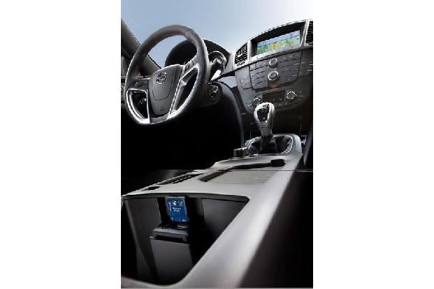 Opel Insignia 2.0 CDTi Biturbo Edition, Cockpit, Lenkrad