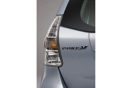 0111, Toyota Prius V, Rücklicht