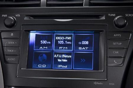 0111, Toyota Prius V, Cockpit