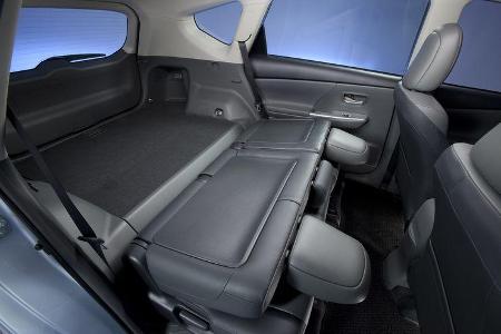 0111, Toyota Prius V, Rückbank