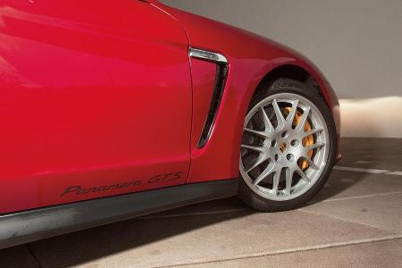 Porsche Panamera GTS, Seitenlinie