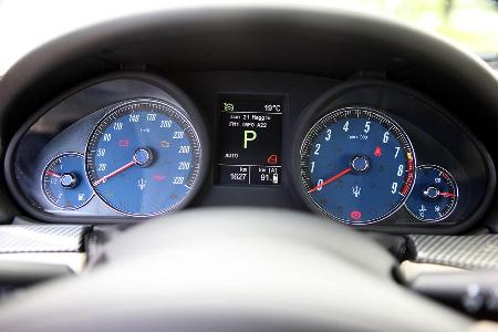 Maserati Gran Turismo Sport, Tacho, Rundinstrumente