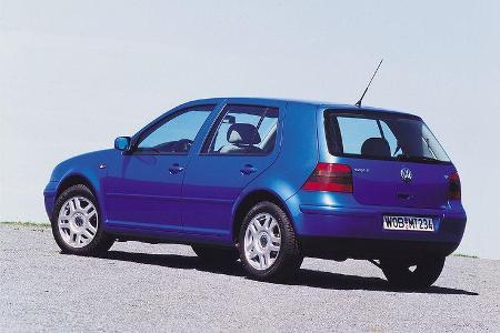 In sechs Jahren Bauzeit fertigte Volkswagen vom VW Golf IV insgesamt 4.203.895 Stück. Als R32 ist der der erste Allrad-Golf ...