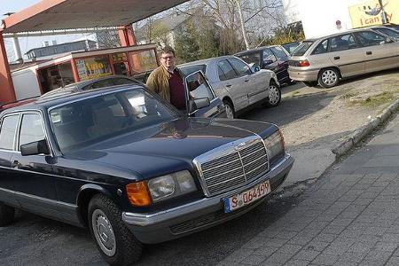 Auto Jony in Siegburg, Frankfurter Straße. Die Quelle der Freude. Sieht doch gar nicht schlecht aus, der Benz?