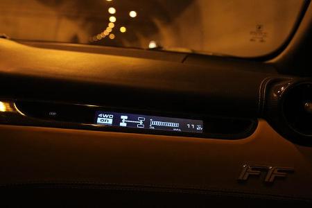 Ferrari FF, Antriebsanzeige