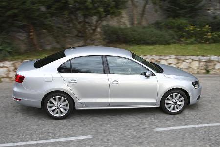 03/11 aumospo05/2011 VW Jetta