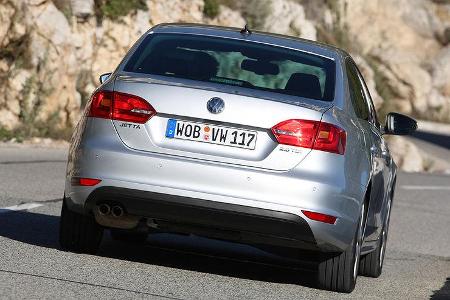 03/11 aumospo05/2011 VW Jetta