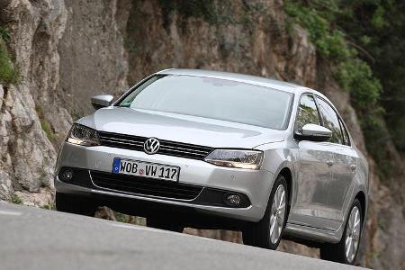 03/11 aumospo05/2011 VW Jetta