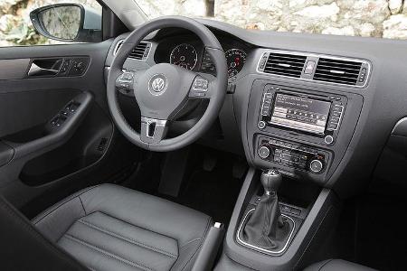 03/11 aumospo05/2011 VW Jetta, Innenraum