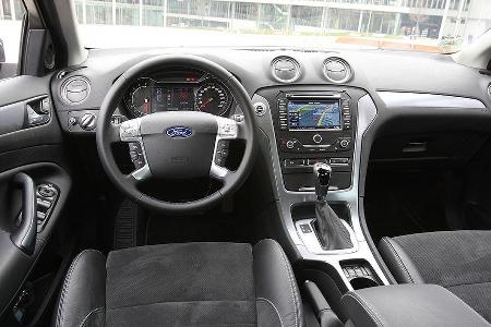 Ford Mondeo 2.0 SCTi, Cockpit