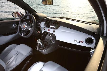Fiat 500 Abarth 595C Turismo, Cockpit, Lenkrad