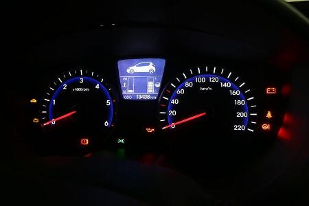 Hyundai i20 Blue 1.1 CRDi Trend, Rundinstrumente