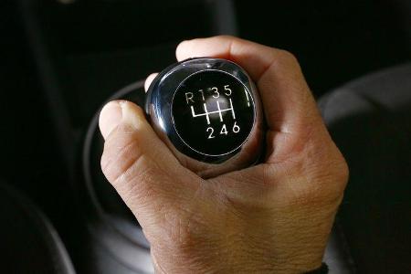 Hyundai i20 Blue 1.1 CRDi Trend, Schaltknauf, Schalthebel