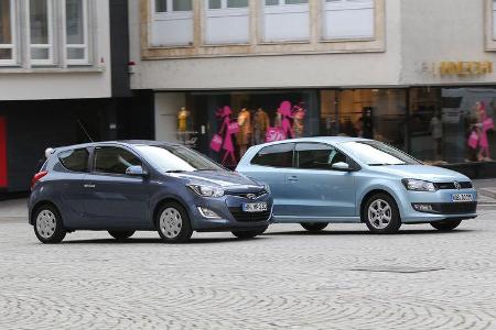 Hyundai i20 Blue 1.1 CRDi Trend, VW Polo 1.2 TDI Blue Motion 87G, Seitenansicht
