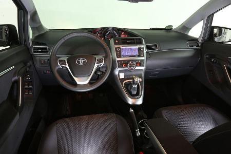 Toyota Verso, Cockpit