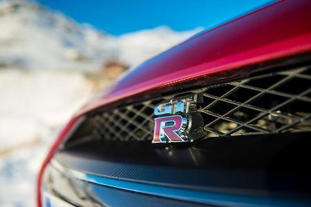 Nissan GT-R 2014, Khlergrill