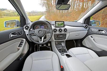 Mercedes B 200 NGD, Cockpit