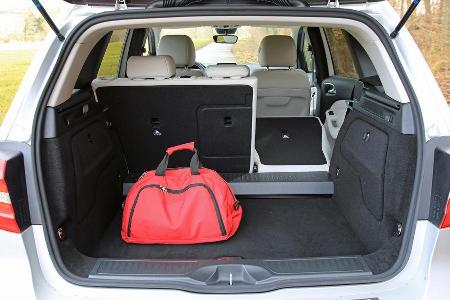 Mercedes B 200 NGD, Kofferraum, Durchlade