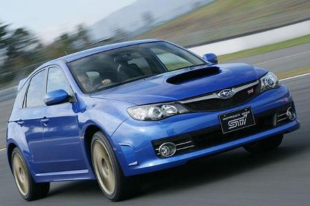 Pausbäckchen: Die aufgeplusterten Kotflügel resultieren aus einer breiteren Spur.