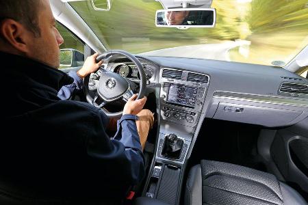 VW Golf 1.6 Blue TDI, Cockpit, Fahrersicht