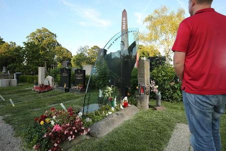 Rolls-Royce Phantom Drophead Cabrio, Wien, Zentralfriedhof