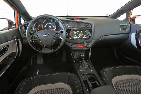 Kia Pro Cee d 1.6 CRDi 128 Spirit, Cockpit, Lenkrad