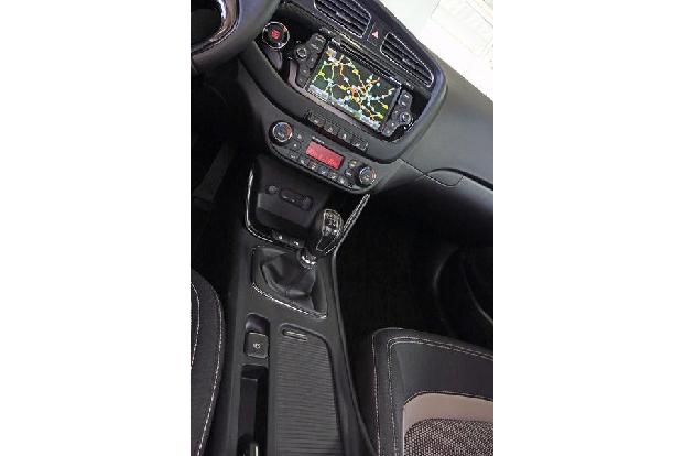 Kia Pro Cee d 1.6 CRDi 128 Spirit, Mittelkonsole