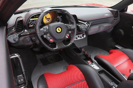Ferrari 458 Speciale, Cockpit