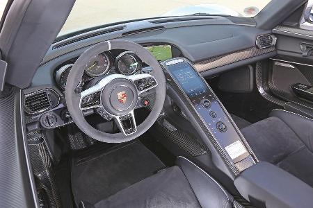 Porsche 918 Spyder, Cockpit