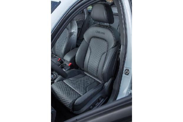 MTM Audi RS Q3, Fahrersitz