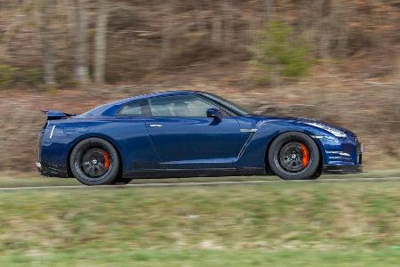 Importracing Nissan GT-R, Seitenansicht