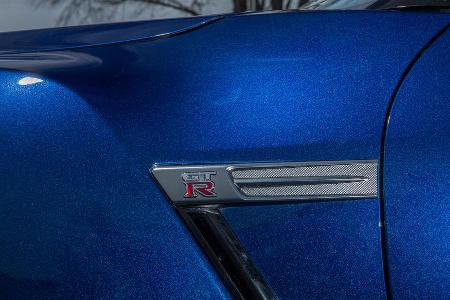 Importracing Nissan GT-R, Emblem