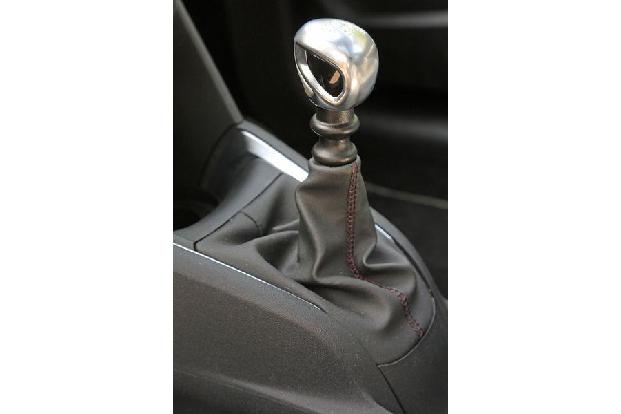 Peugeot 208 XY 155 THP, Schalthebel