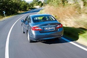 Infiniti M30 d Heck