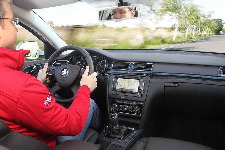 Skoda Superb Combi, Cockpit, Lenkrad