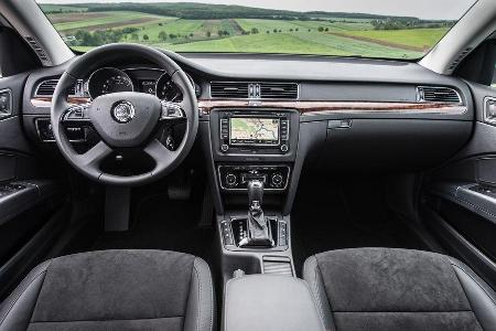 Skoda Superb Combi, Cockpit, Lenkrad