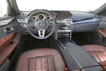 Mercedes E-Klasse T, Cockpit