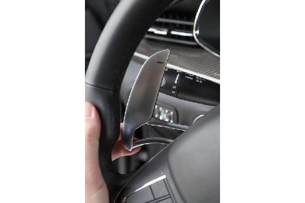 Maserati Quattroporte A Q4, Lenkradschaltung