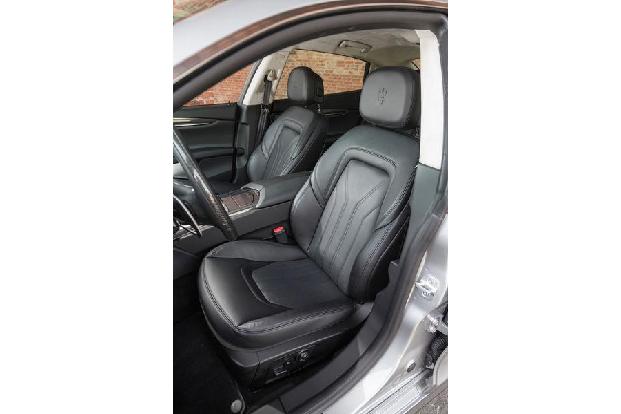 Maserati Quattroporte A Q4, Fahrersitz