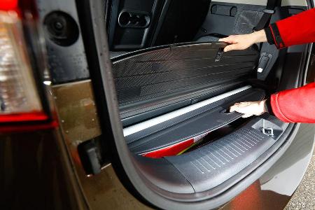 Kia Carens 1.7 CRDi, Laderaumrollo