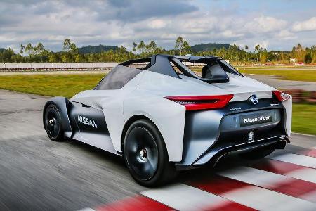 08/2016, Nissan Bladeglider Fahrbericht