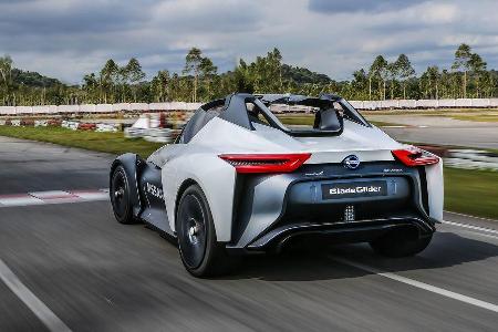 08/2016, Nissan Bladeglider Fahrbericht
