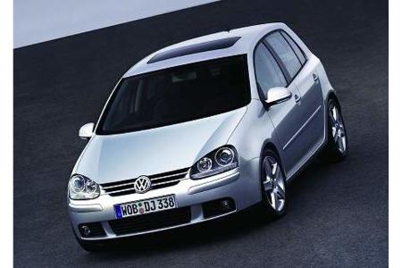 Unter der Fronthaube treten zur Markteinführung im Herbst 2003 zwei Diesel und zwei Benziner mit einem Leistungspektrum von ...