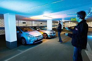 BMW Active Hybrid 3, Toyota Prius Plug-in Hybrid, Frontansicht